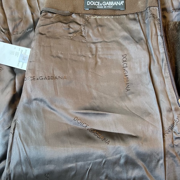 EUC authentic Dolce & Gabbana midi corduroy skirt with a silk lining. - Picture 11 of 12